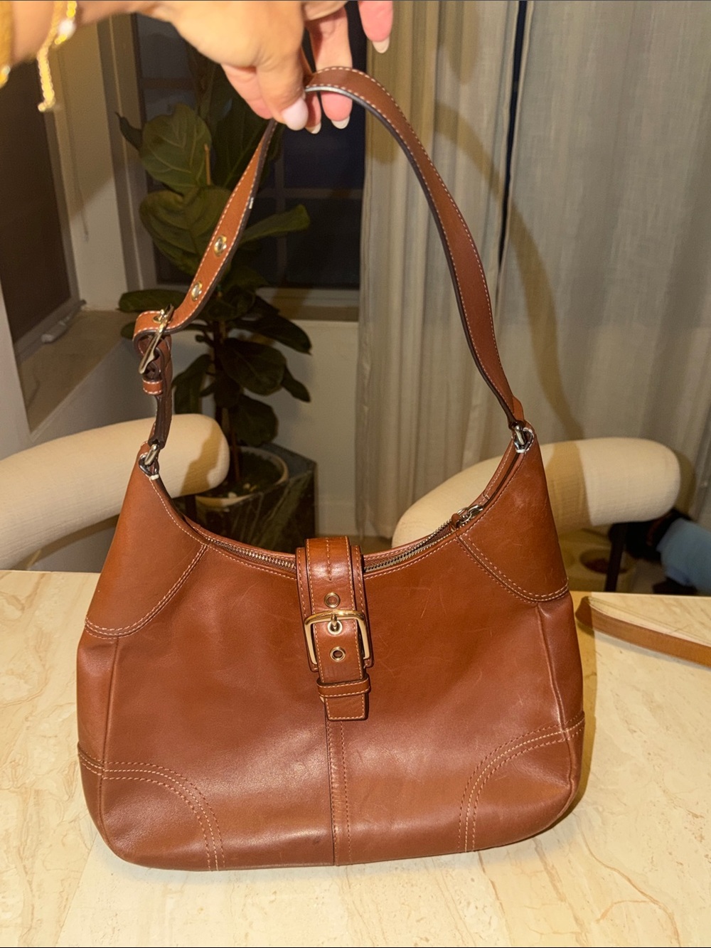 Vintage Coach Classic Brown Leather Shoulder Bag with Buckle Strap - Picture 4 of 6